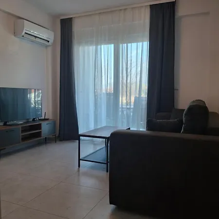 Appartement Paralia Ofriniou Iro - Starlink Net, Courtyard, Naturally Shaded Terrace, 100m From And Taverns