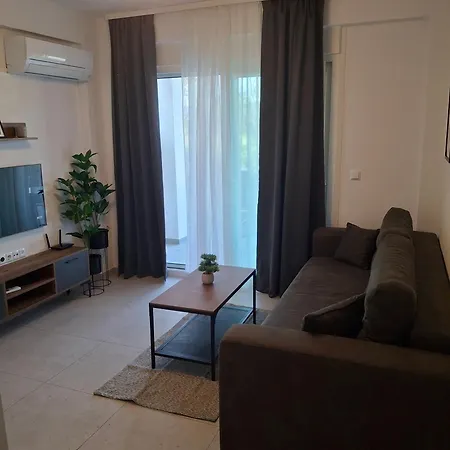 Paralia Ofriniou Iro - Starlink Net, Courtyard, Naturally Shaded Terrace, 100m From And Taverns Appartement *