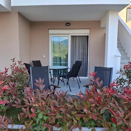 Appartement Paralia Ofriniou Iro - Starlink Net, Courtyard, Naturally Shaded Terrace, 100m From And Taverns Ofrínion