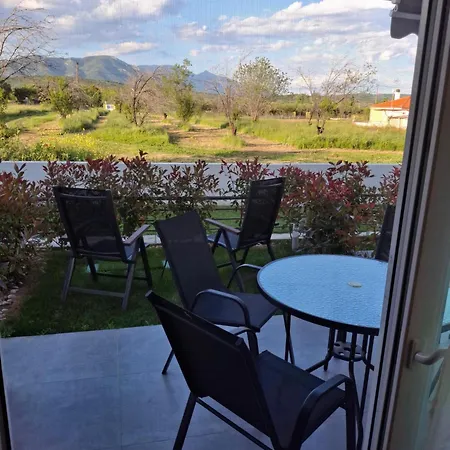Paralia Ofriniou Iro - Starlink Net, Courtyard, Naturally Shaded Terrace, 100m From And Taverns *