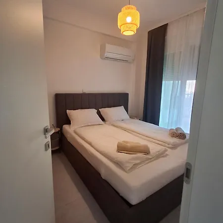 Paralia Ofriniou Iro - Starlink Net, Courtyard, Naturally Shaded Terrace, 100m From And Taverns Appartement *