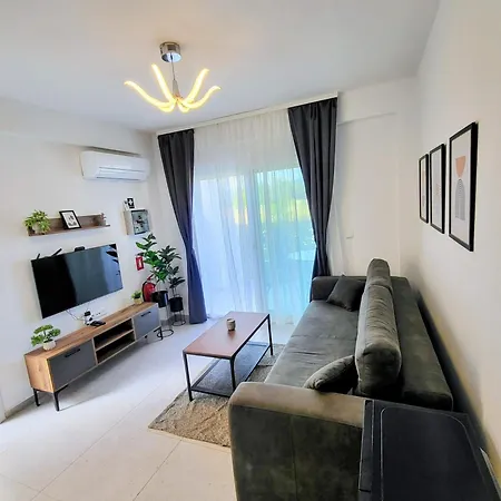 アパート Paralia Ofriniou Iro - Starlink Net, Courtyard, Naturally Shaded Terrace, 100m From And Taverns