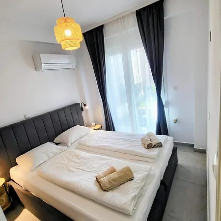 Paralia Ofriniou Iro - Starlink Net, Courtyard, Naturally Shaded Terrace, 100m From And Taverns *
